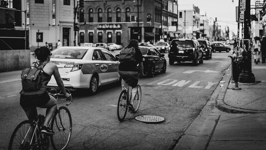 promo-picture: city riding